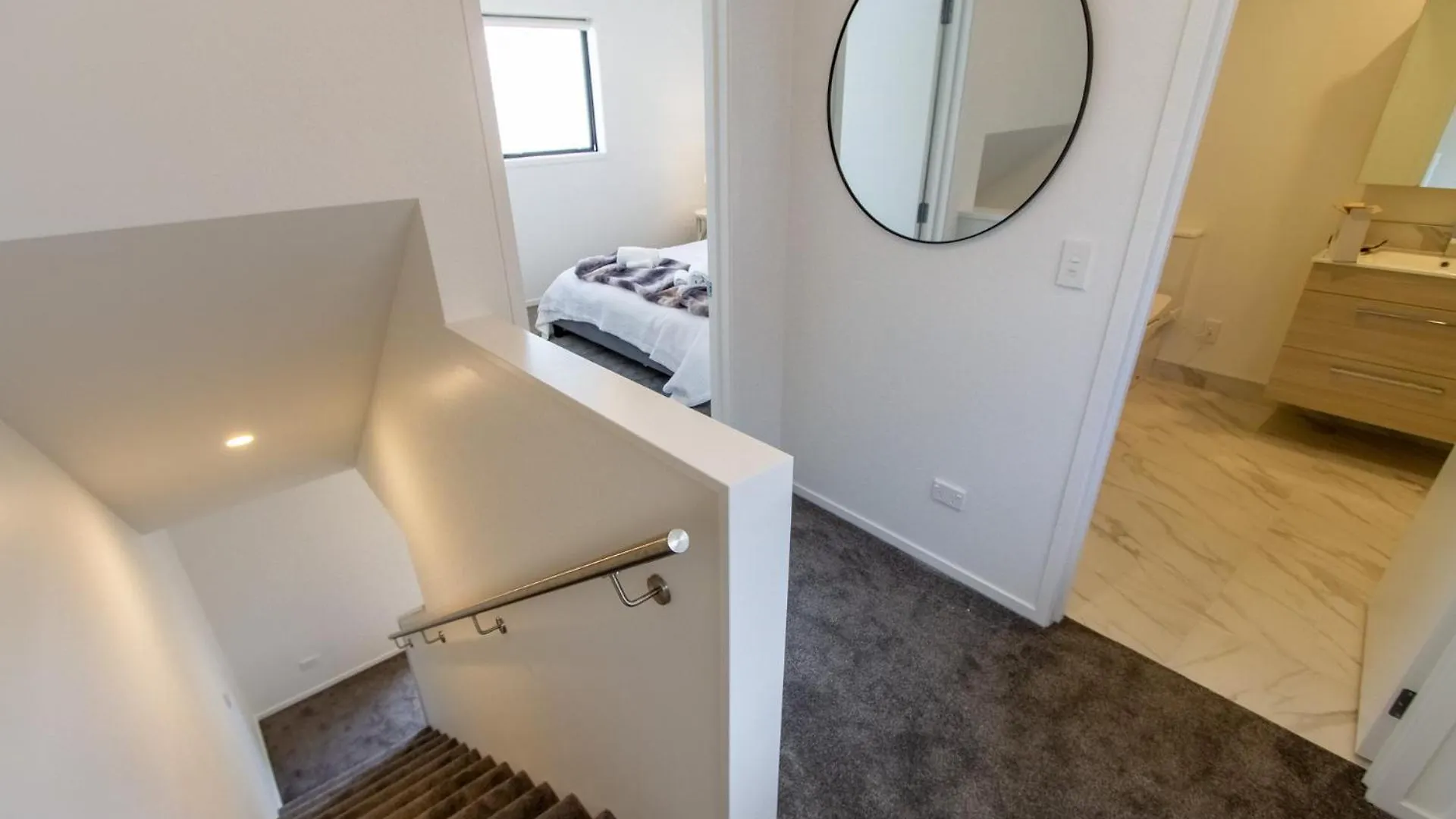 1 Bed Comfort In The Heart Of Chch Κράισττσερτς